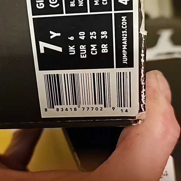 Air Jordan 13 size 7 youth - Picture 4 of 4